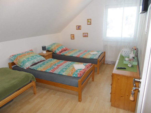 Třílůžkový pokoj